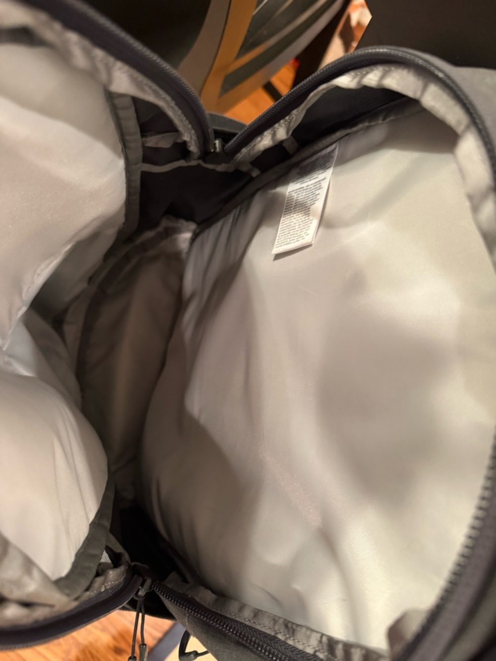 The North Face Men's Recon Backpack - Picture 4 of 8